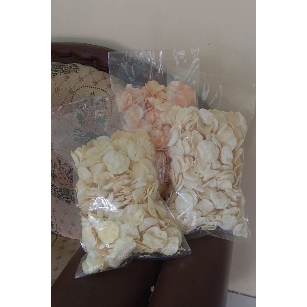 

250.gr Opak Singkong Koin Kucai Khas Wonosobo . Gurih Renyah