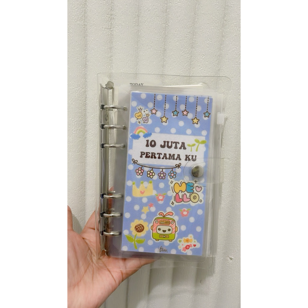 

Paket hemat binder menabung target 10 juta binder menabung sudah dengan ziplock bisa di hapus di pakai lagi