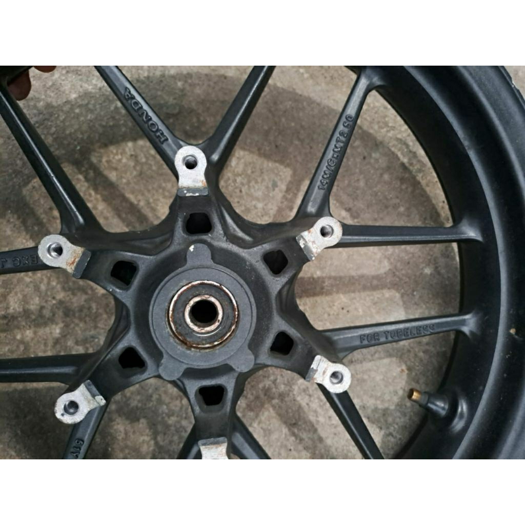 velg pelek roda depan Honda ADV ADV150 original