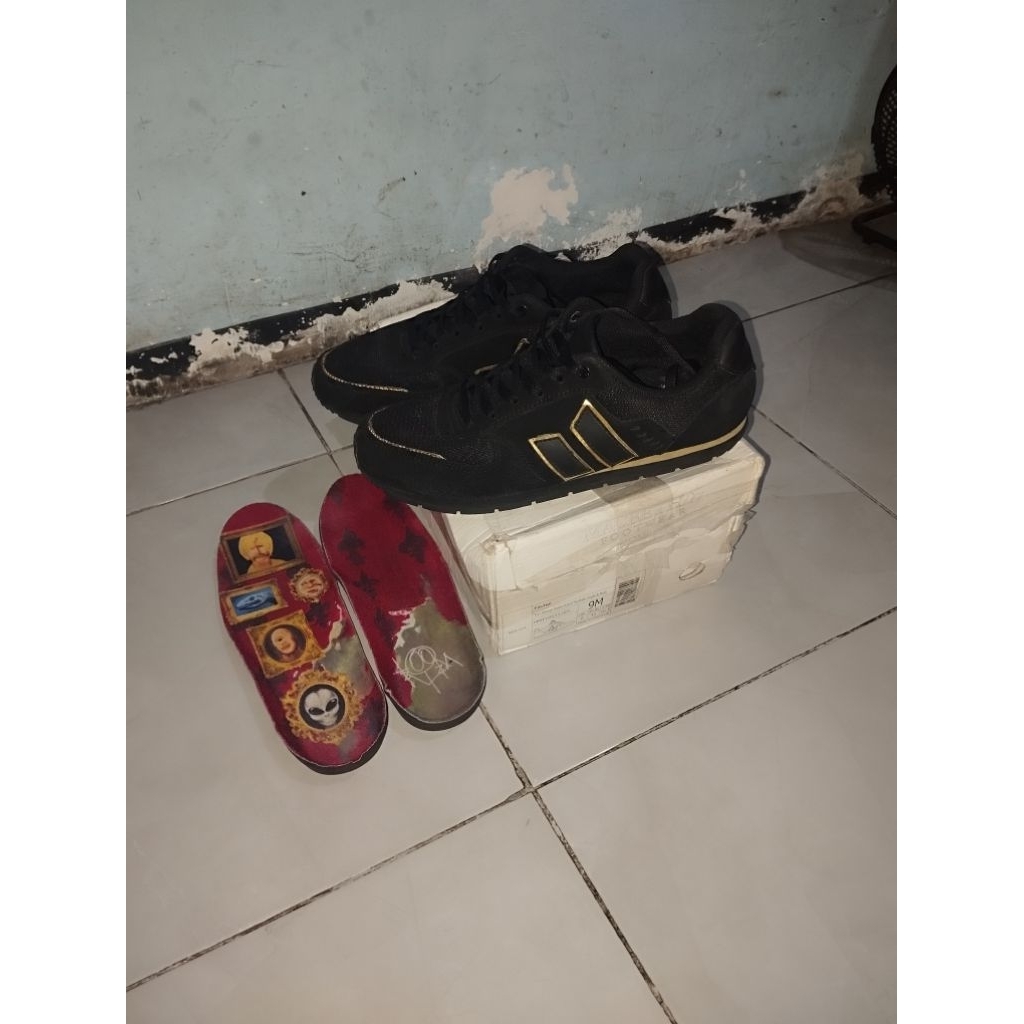 Macbeth Fischer X Tom Delonge