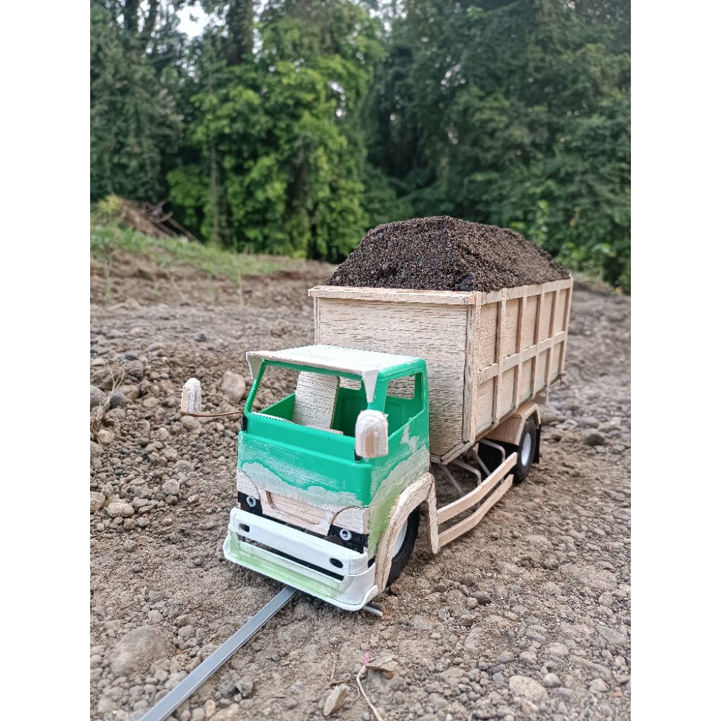 miniatur truk plastik dump