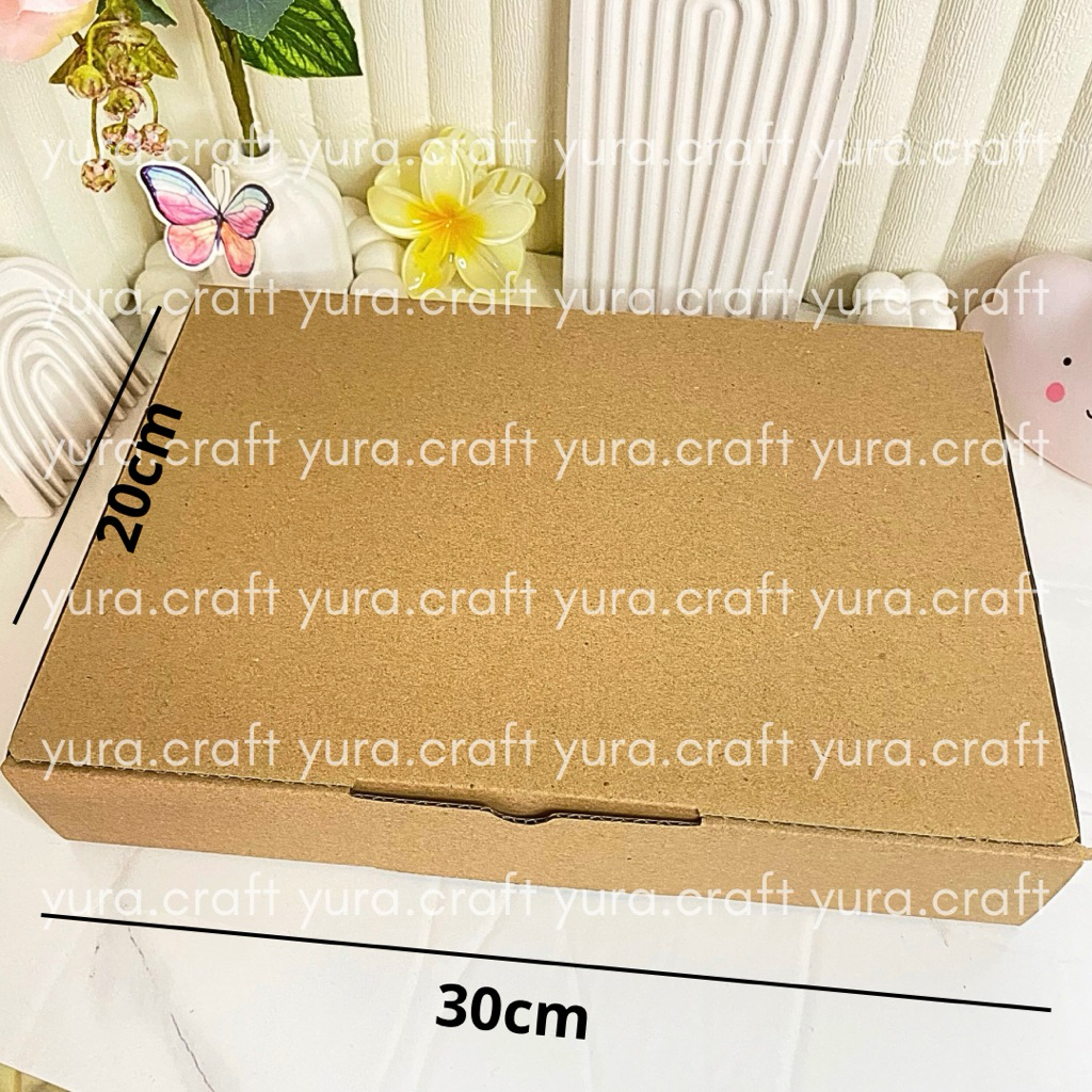 

Kardus Box Hampers Karton (PxLxT): 30 X 20 X 5 cm Polos