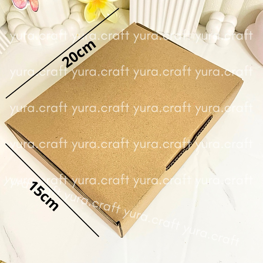 

Box Hampers Polos 20x15x5 cm / Gift Box Coklat Karton [ECERAN] tebal 3 mm