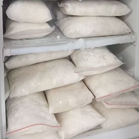 

Daging Kelapa Muda Prozen Beku 1 KG