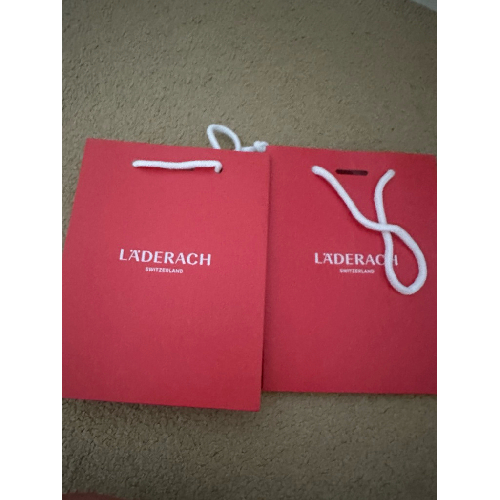

paperbag laderach merah