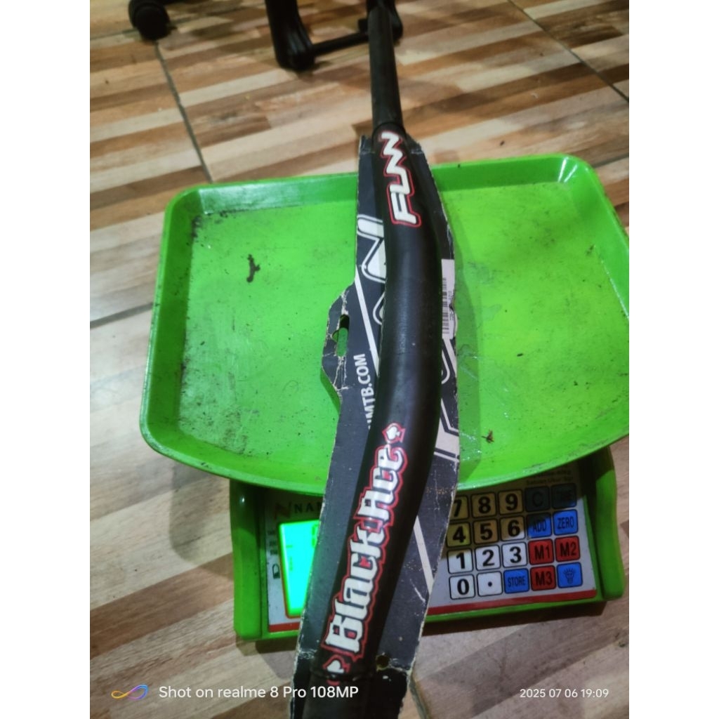 Handlebar MTB Handlebar Carbon FUNN Black Ace 31.8 x 785mm setang Sepeda