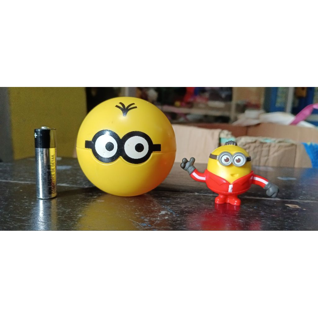 happy meal minion bola kapsul preloved