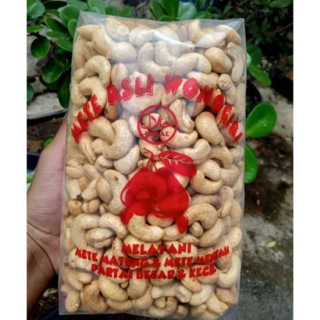 

kacang mete goreng - kacang mete bawang - kacang mete 500gr - kacang Mede - kacang mete Wonogiri - cashew nuts - kacang bawang - kacang mete gurih - kacang goreng