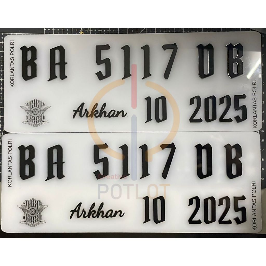 Plat Nomor  Akrilik Timbul Dan Grafir Hitam Sepeda Motor Baut Universal