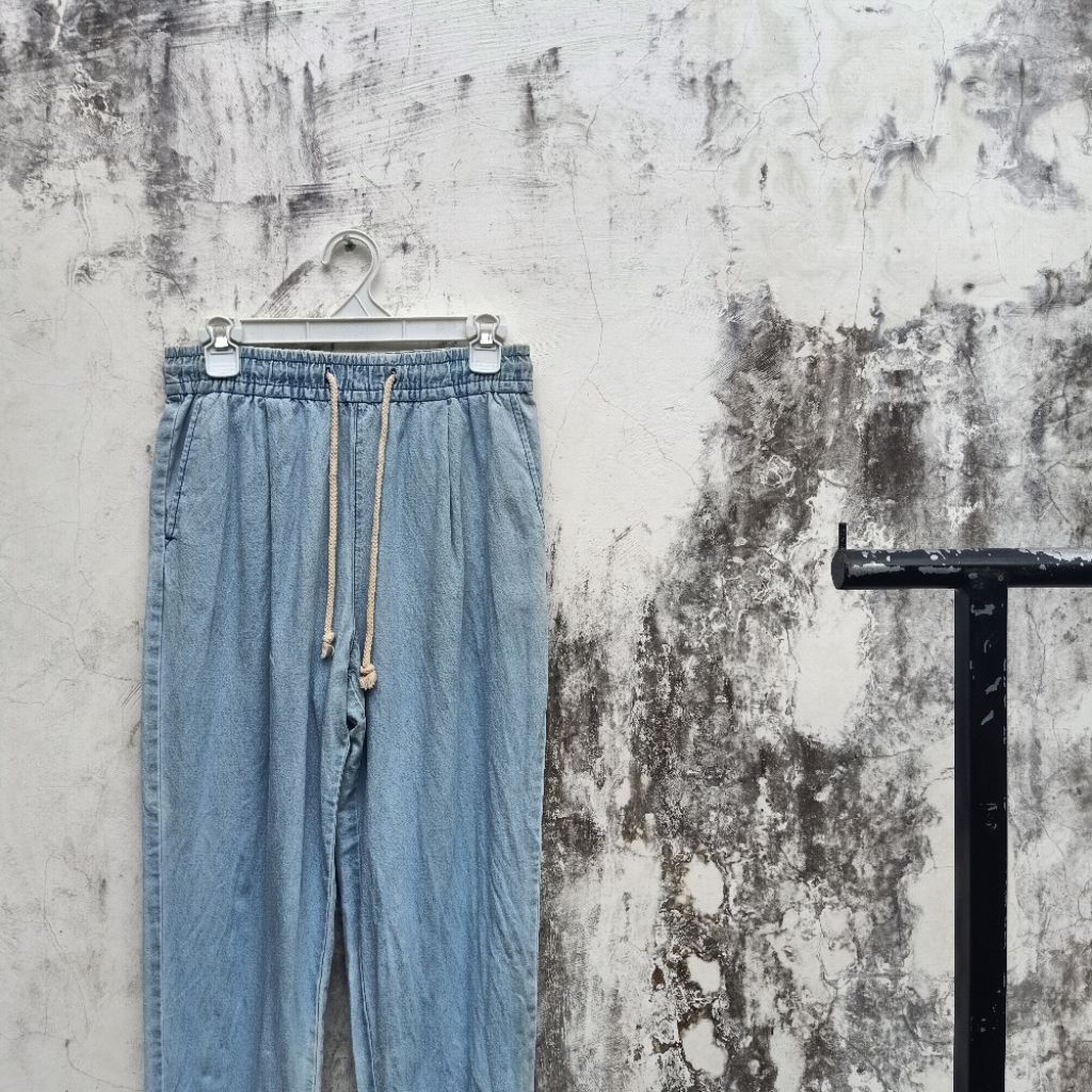 Gu uniqlo Celana jeans jogger biru