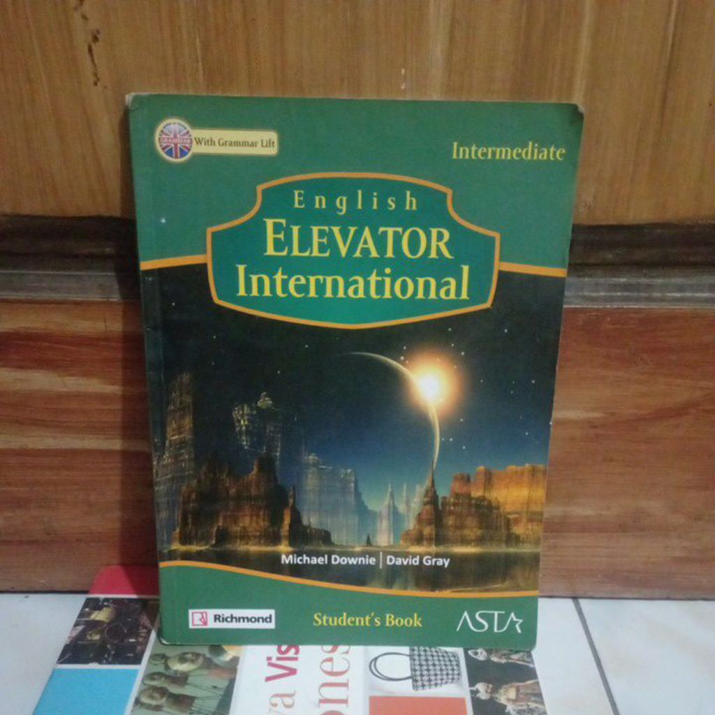 original bekas bersih; English Elevator International intermediate Student's Book Asta