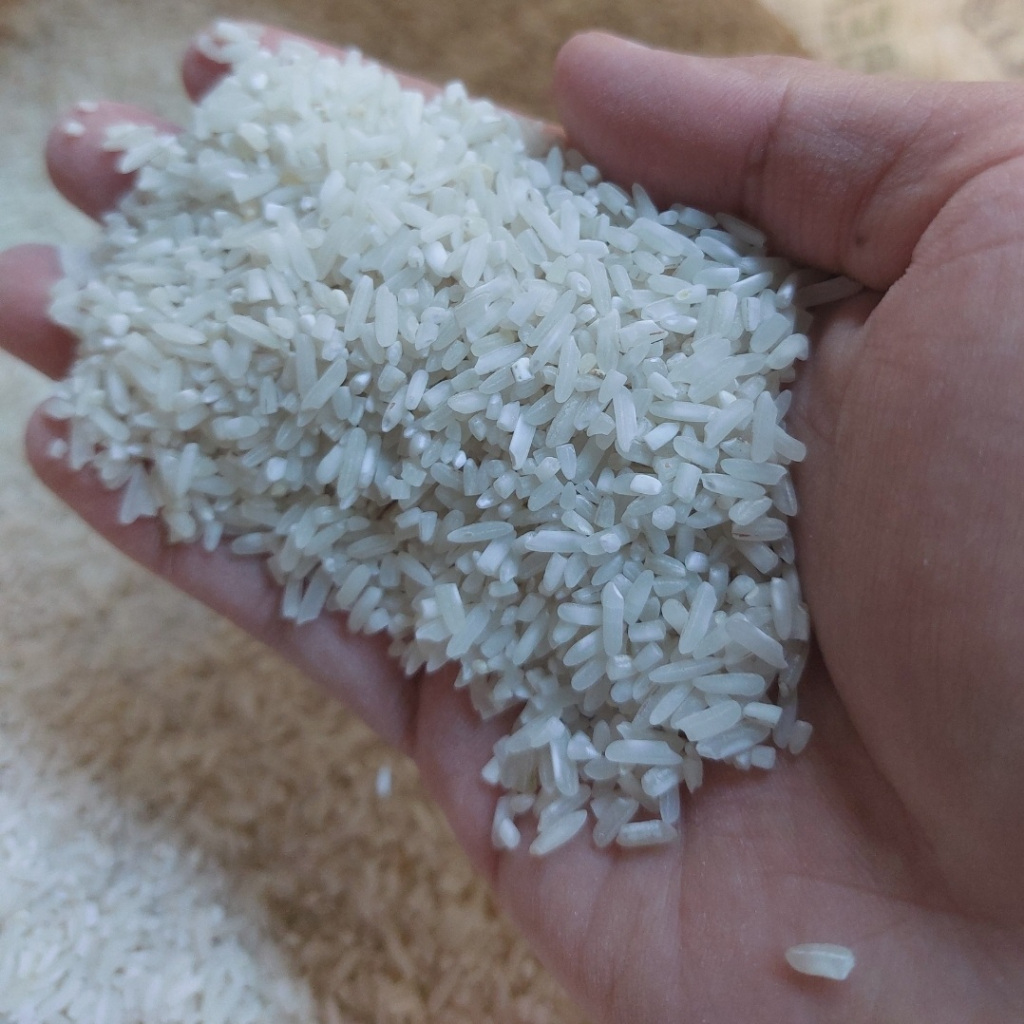 

Beras Pulen 1 kg Beras Bagus Hasil Panen Sendiri