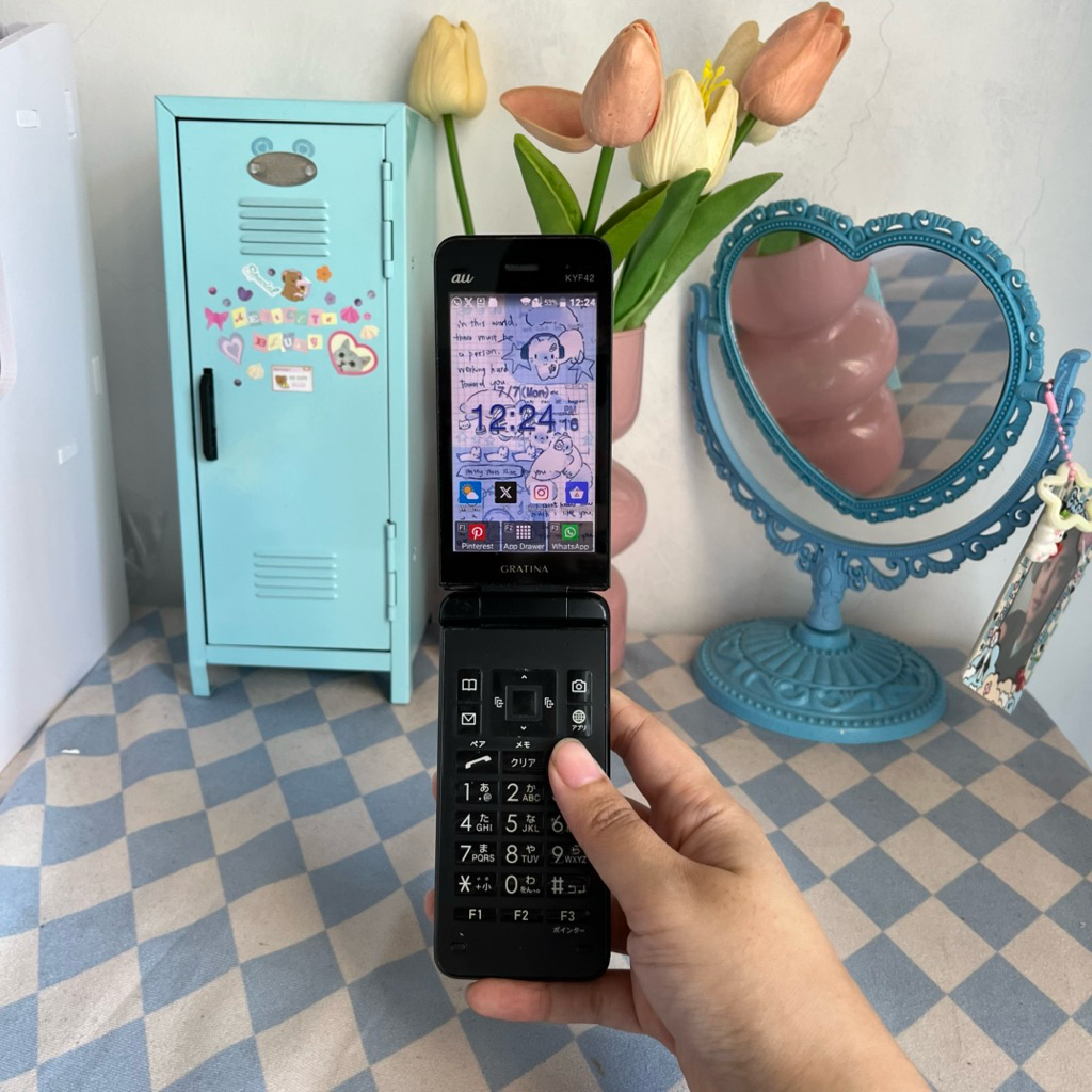 Flip phone y2k Kyocera KYF-42