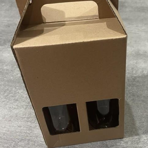 

Dus Polos Tumbler Gable Box Isi 1 Pcs Ukuran 12 X 12 X 18 Cm Kardus Botol Minum 250Ml Isi 4