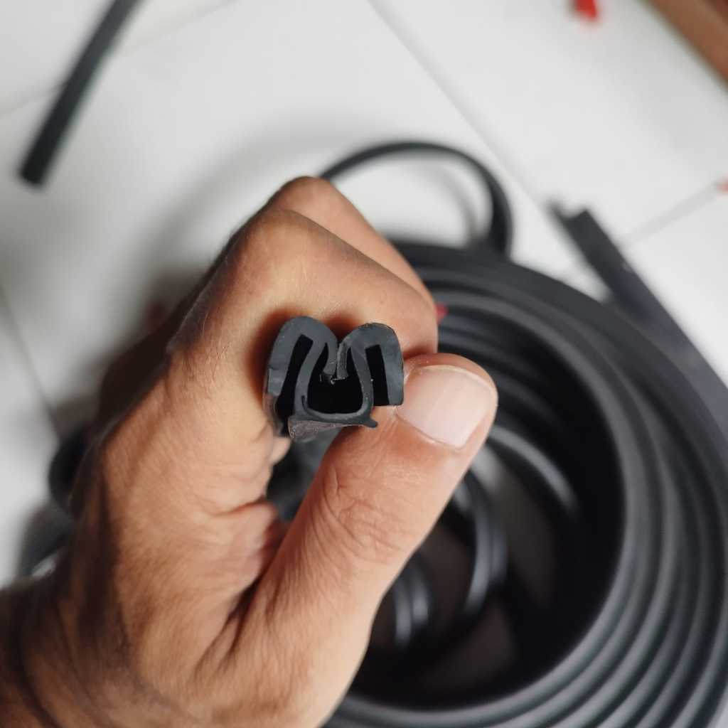 Karet Jepit Kaca Run Chanel Karet Rel Kaca Mobil Daihatsu Taruna dan Espass
