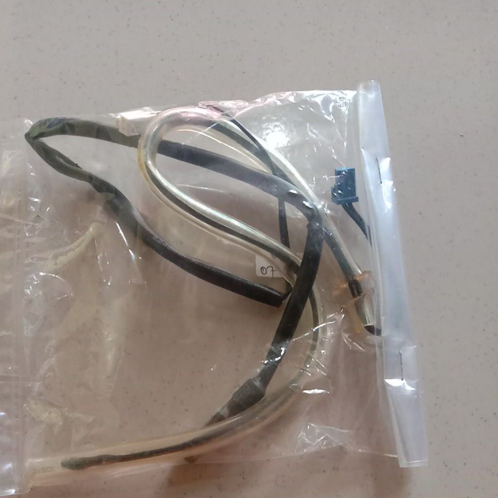 thermis dan sensor suhu indoor AC merk Midea model MSFC 07CRN1