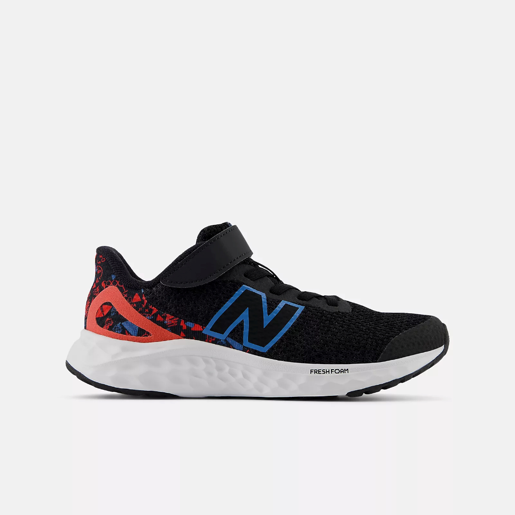 Sepatu Running Anak NWBC Fresh Foam Arishi v4 Bungee Lace with Top Strap Black with Azure and Blast 