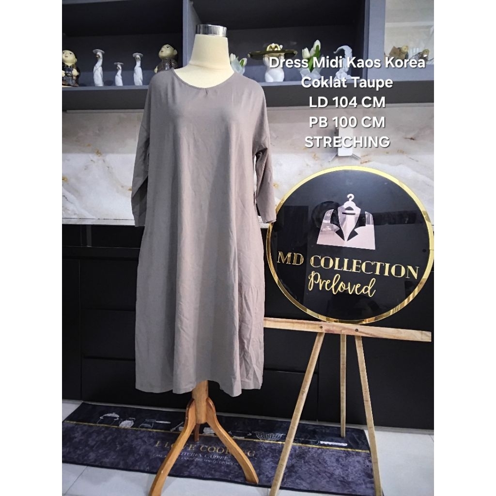 DRESS KAOS ADEM COKLAT TAUPE KOREA