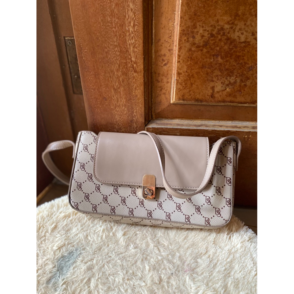 [PRELOVED] Tas Selempang Wanita | Bostanten