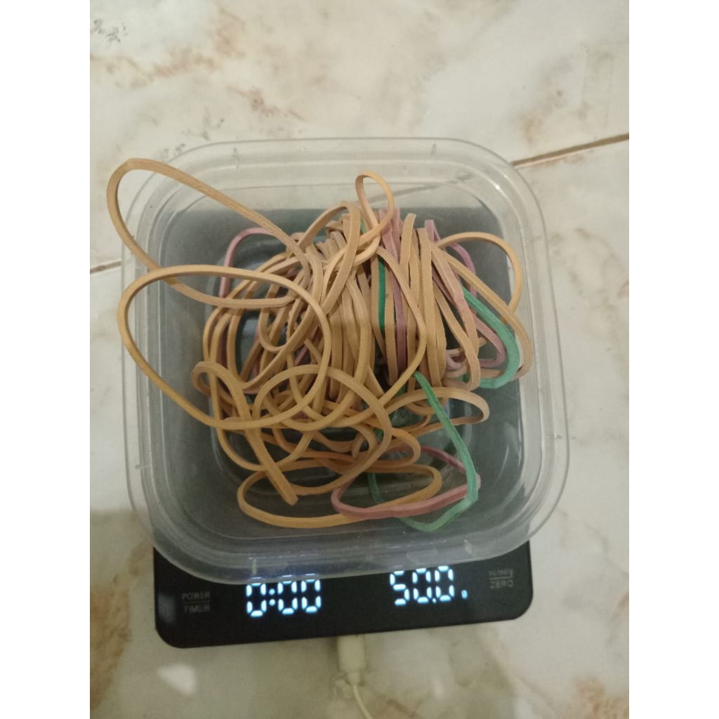 

50 gram [ -+50 Biji ] Karet Cap Panda