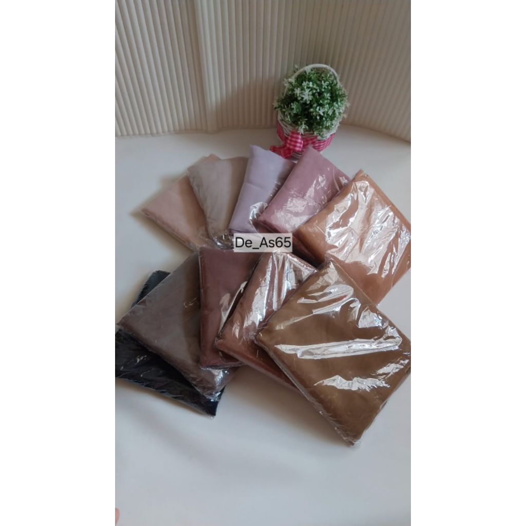 Kerudung Bella Square bahan pollycotton