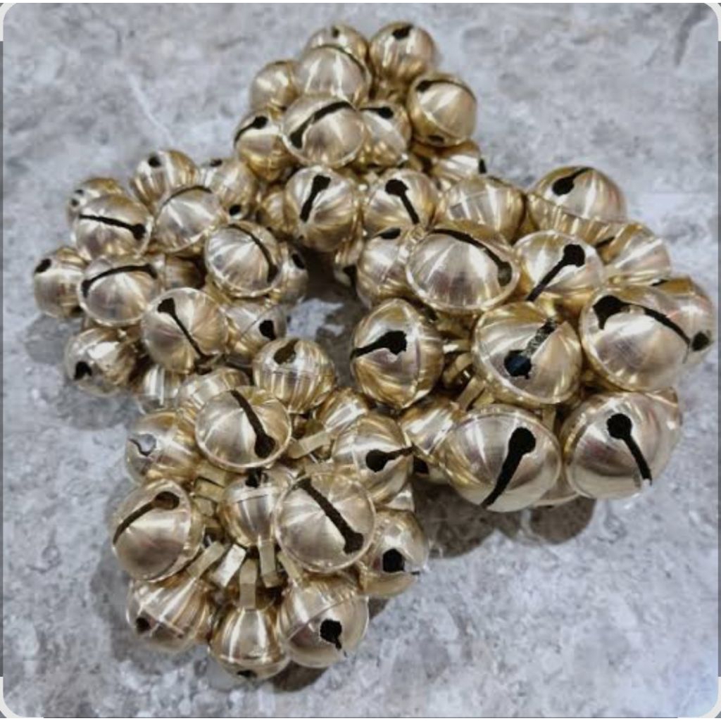 klintingan kalung kucing