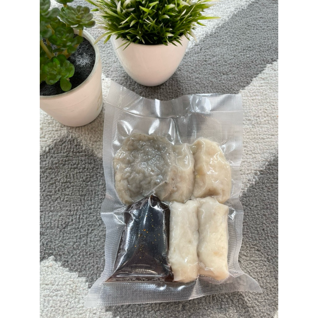 

pempek palembang asli yuk rin