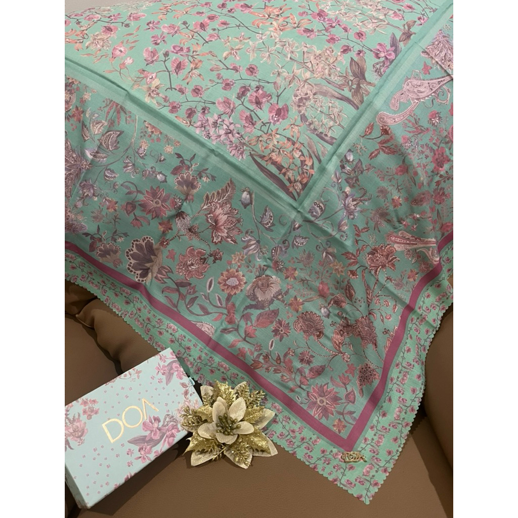 DOA scarf Dinesa series mint - new