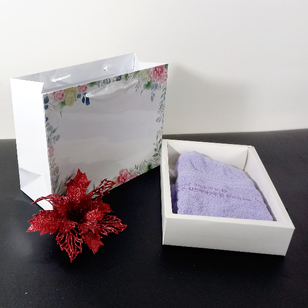 

Paperbag Putih Bunga Uk. 25 x 20 x 10 cm