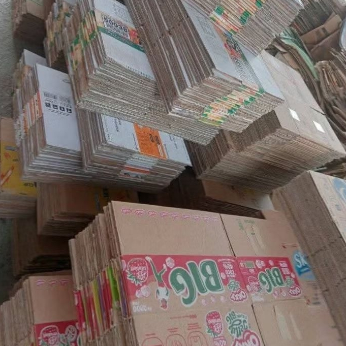 

(Kardus Packing kiloan) Bekas Aqua gelas layak pakai