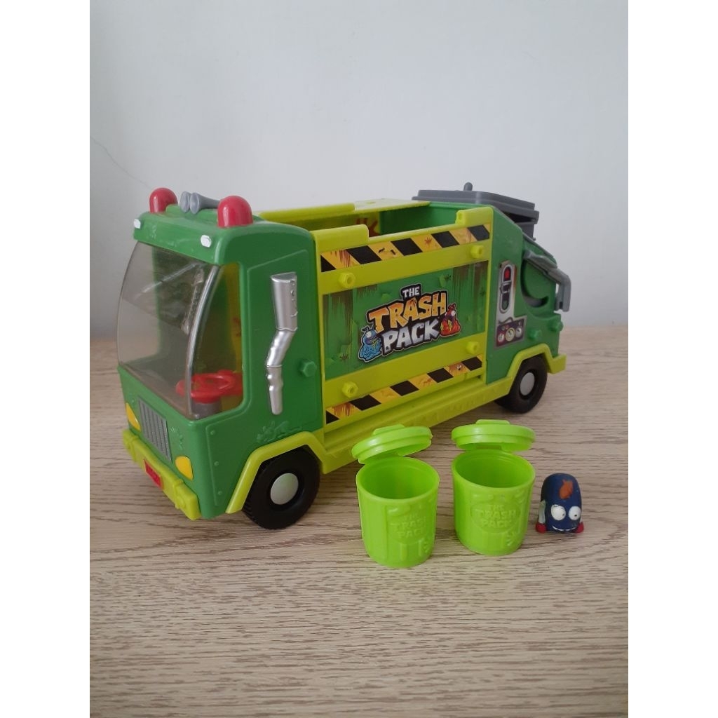The Trash Pack Original Moose Garbage Truck