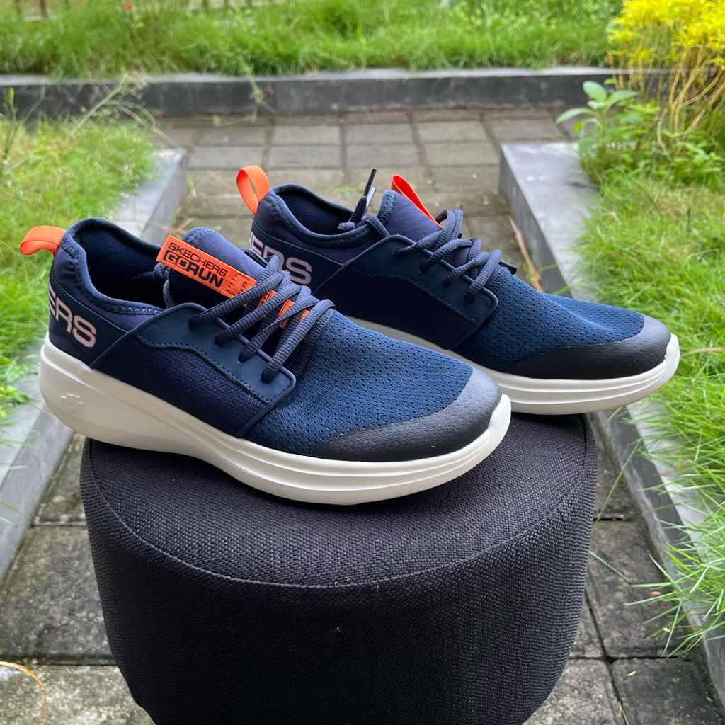 Sepatu Ori SKECHERS 55109/NVOR Go Run Fast Second Bekas Berkualitas