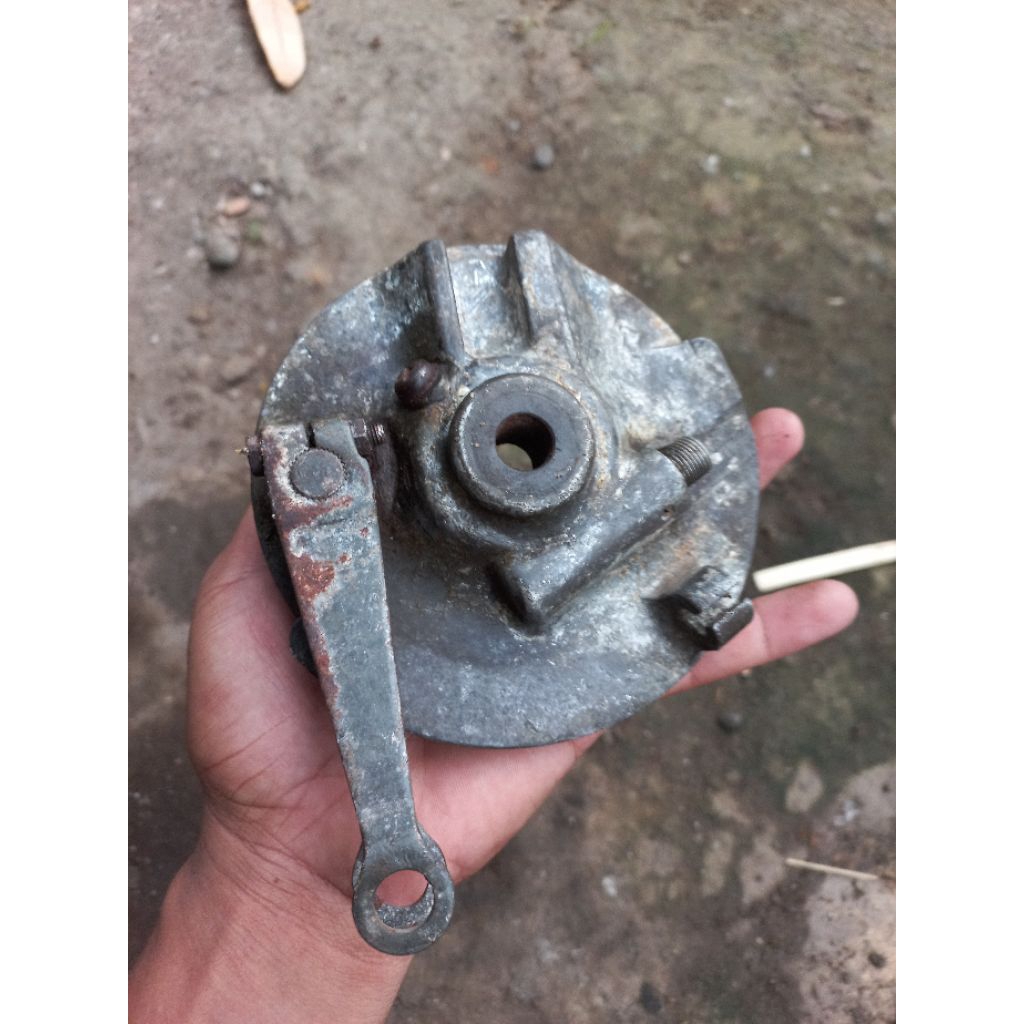 Tutup kampas tromol depan honda CB 100 S90 z original