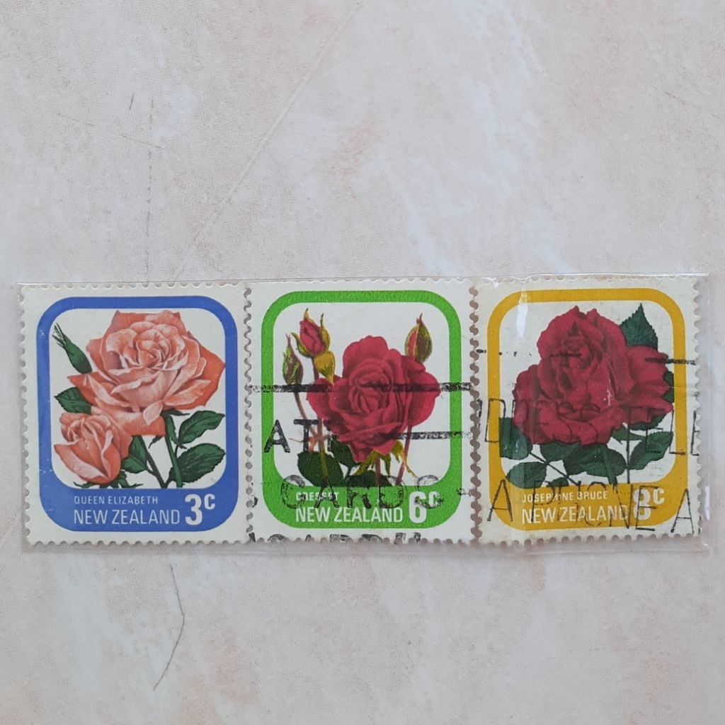 

(A) Perangko New Zealand Roses Tahun 1975-1979 set 3pcs
