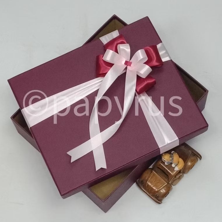 

PAPYRUS 25x30 Tinggi 5cm Kotak Kado Gift Box Hadiah V1