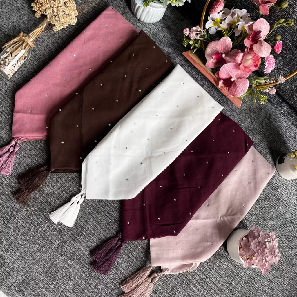 HIJAB SEGI EMPAT PARIS SWAROVSKI TASSEL//HIJAB PARIS SWAROVSKI TASSEL//