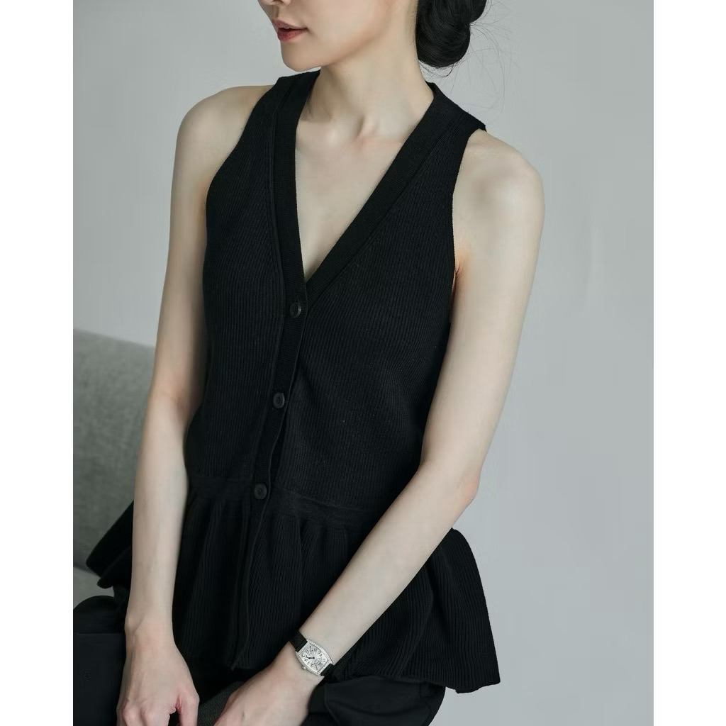 POSH THE LABEL - black top