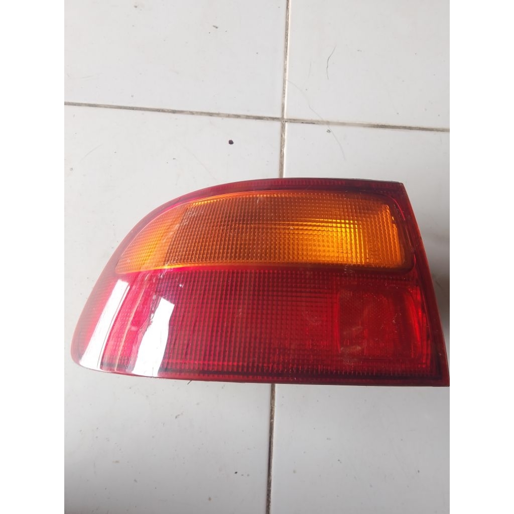 Lampu belakang Civic Estilo(kiri)