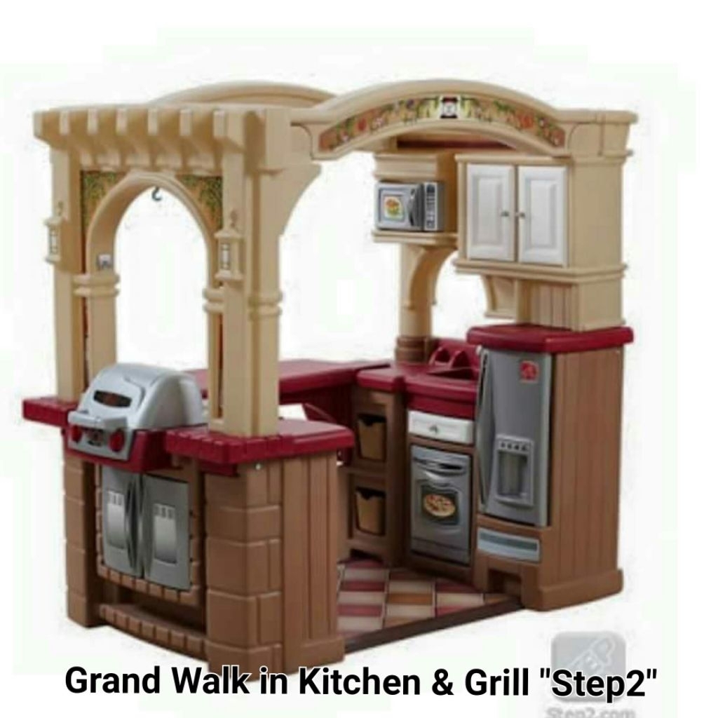 Preloved Grand Walk in Kitchen Step2