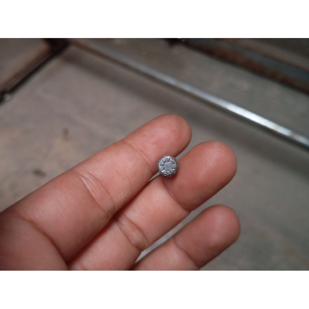 Baut Vespa Lobo 4mm kunci 7 baut tepong Vespa sprint super vbb