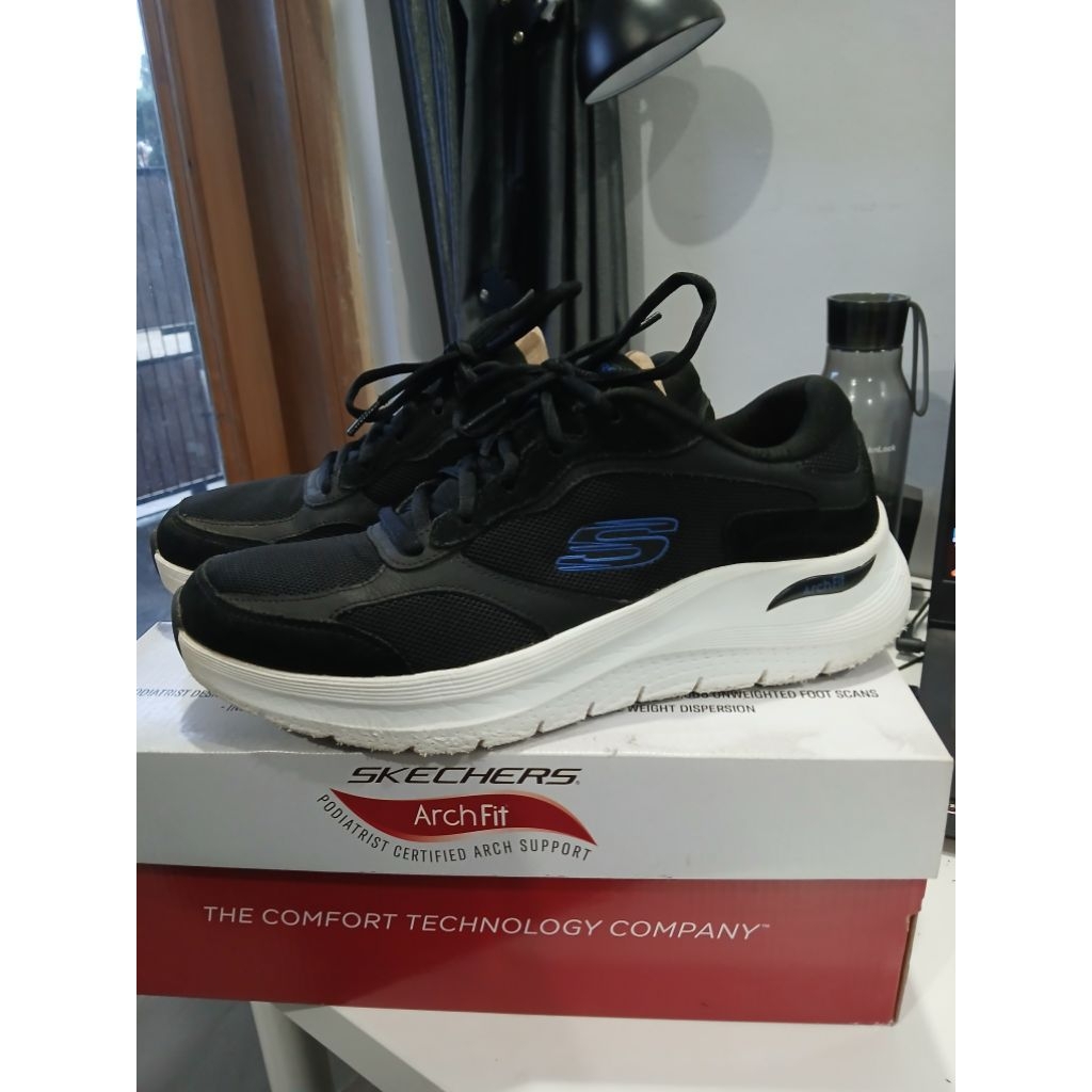 sepatu Skechers arch fit the keep hitam putih