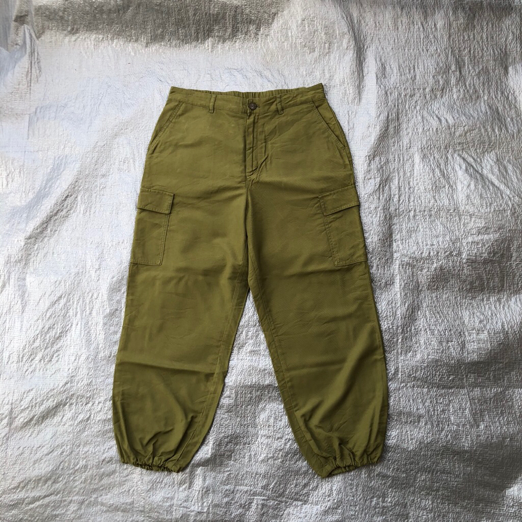 Uniqlo baggy cargo pants ( second/bekas )
