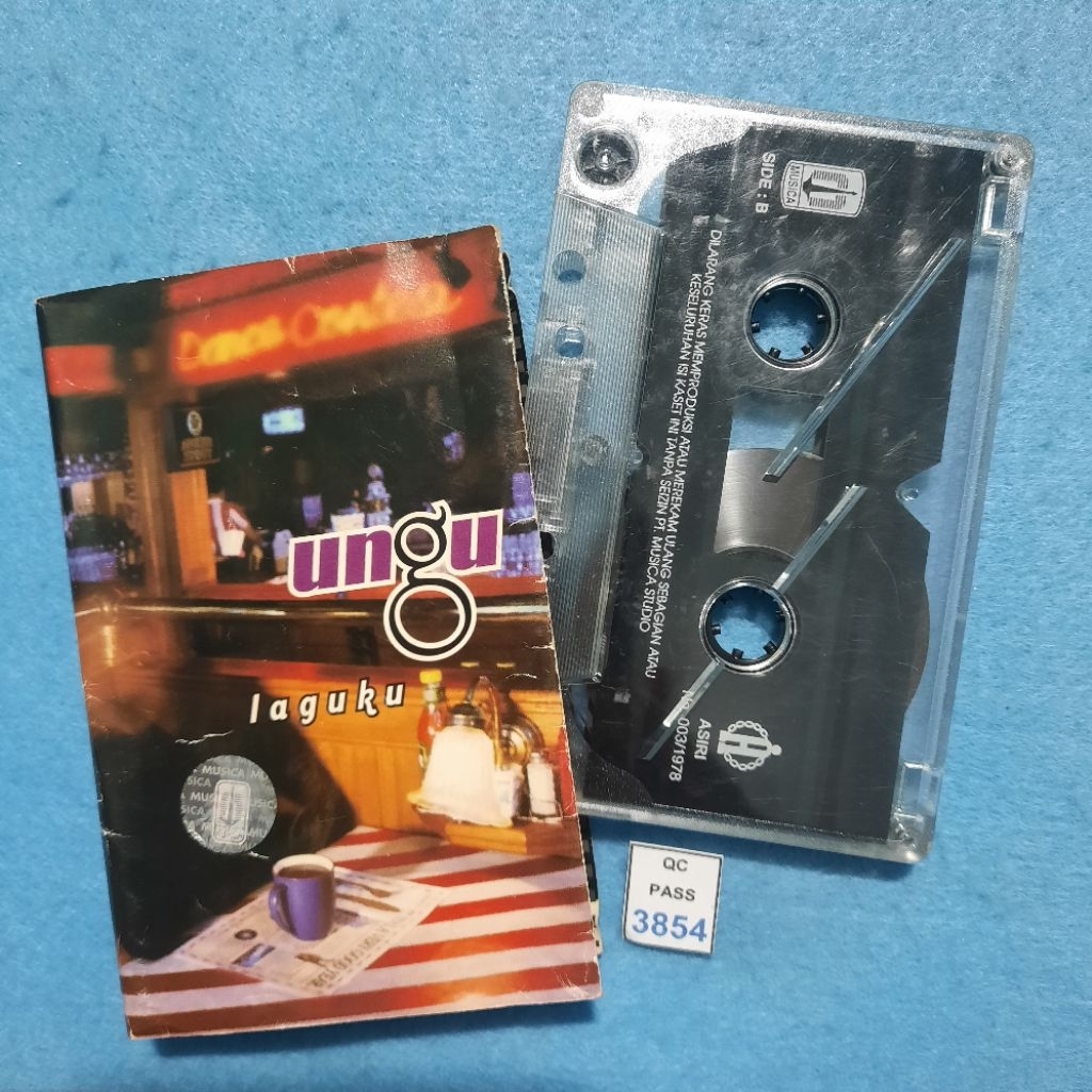 Kaset pita Ungu / Laguku