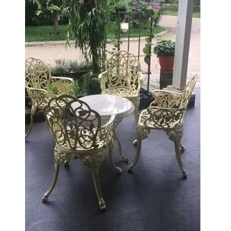 Meja Teras Marmer Set 4 Kursi Besi Ukir Kuning