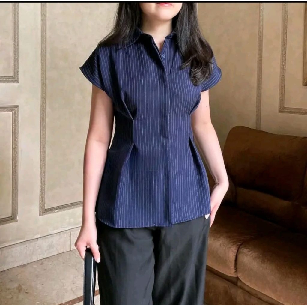 Atasan Kerja Wanita Lengan Pendek Pinstripe /Kemeja Wispie Semiwool Premium Slim Fit Korean Style