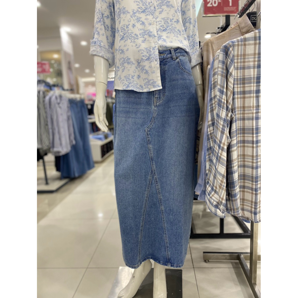 rok jeans brand Dust dari Matahari
