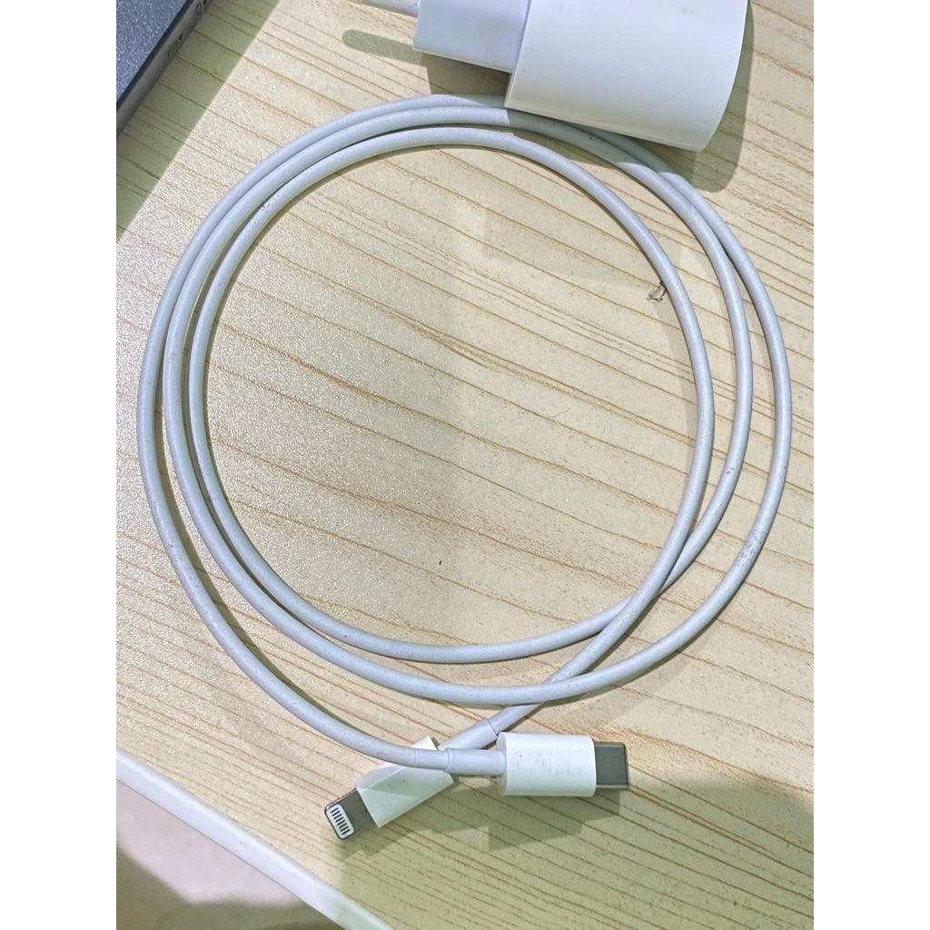 preloved only kabel charger iPhone ORIGINAL IBOX