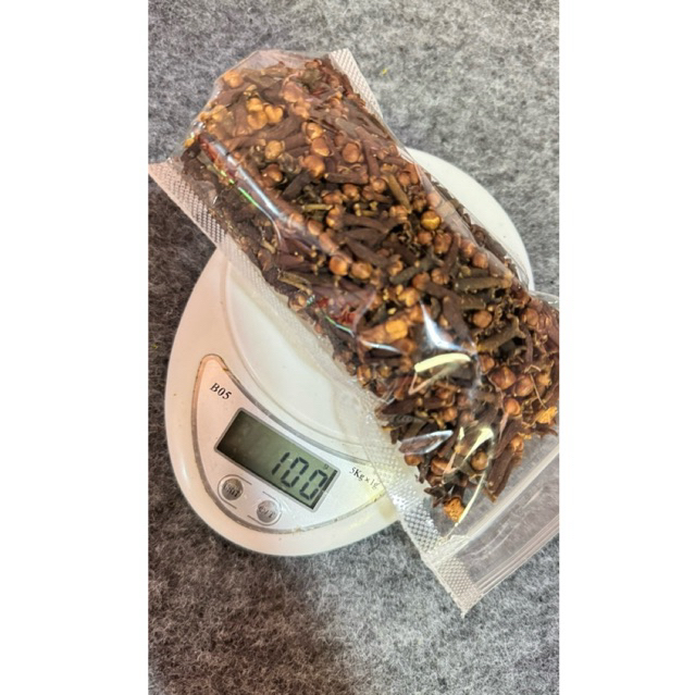 

Cengkeh kering asli 100% murni tangan pertama tanpa campuran/ cengkeh utuh 100gr / bumbu rempah / cloves / bumbu masak