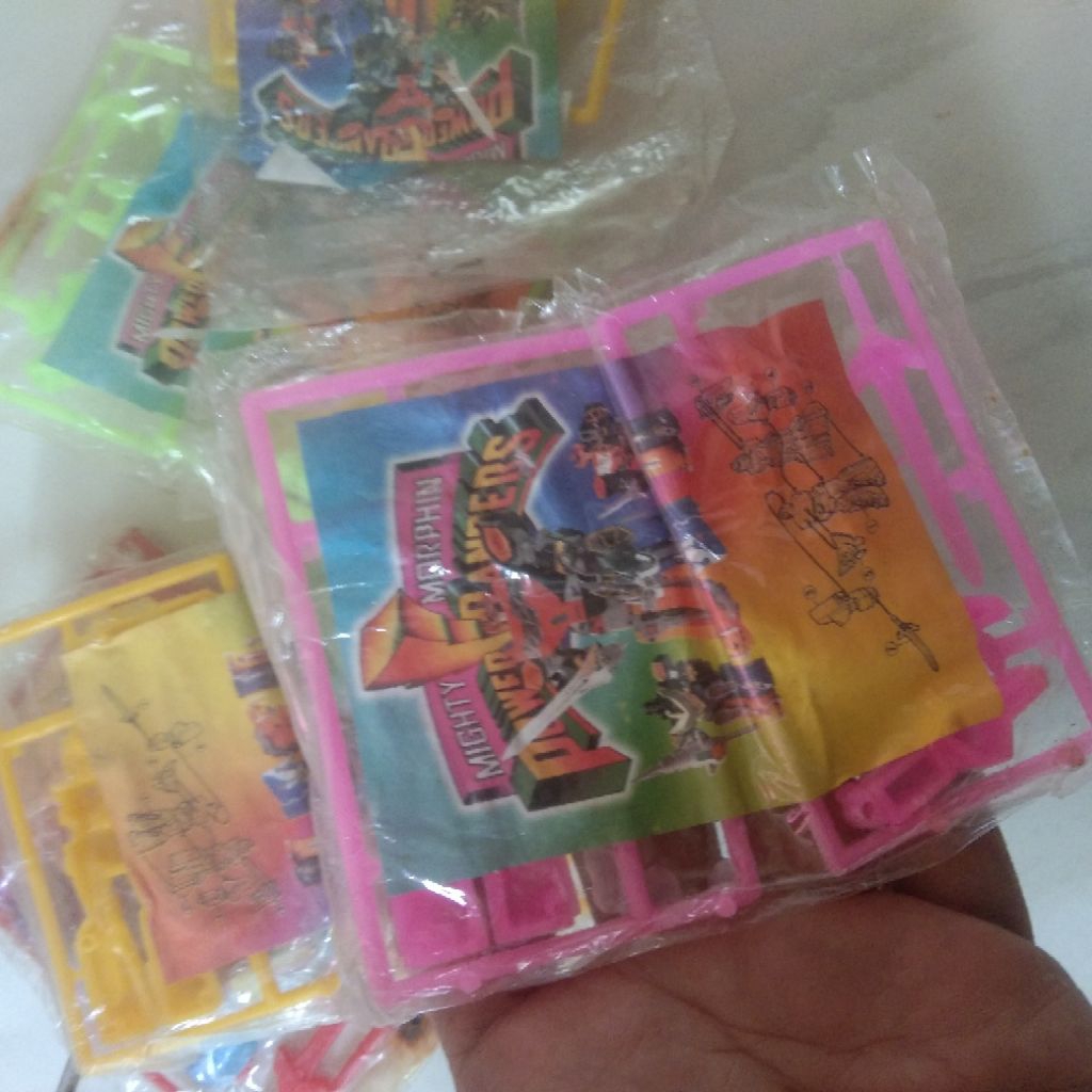 mainan mokit jadul robot power ranger kecil