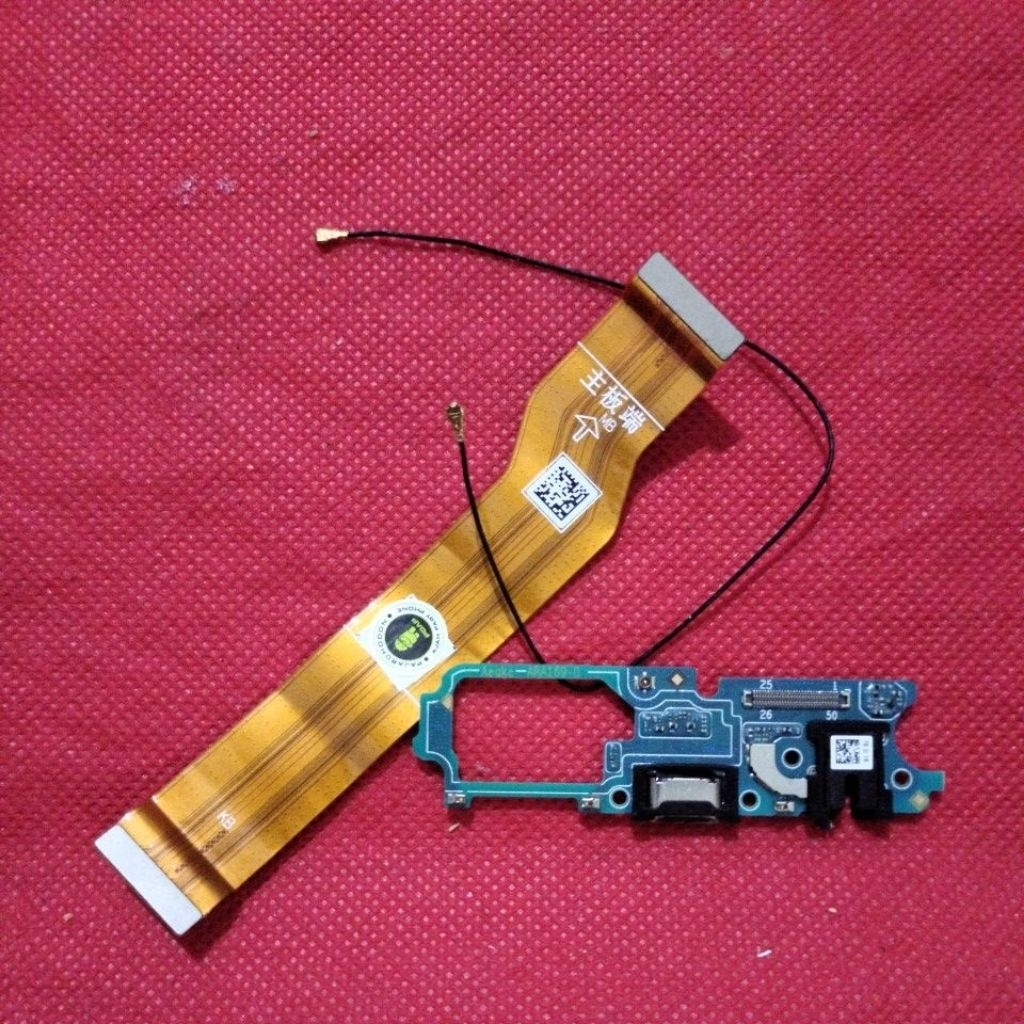 Plexible cas / papan cas / kabel antena Realme 6 Original copotan